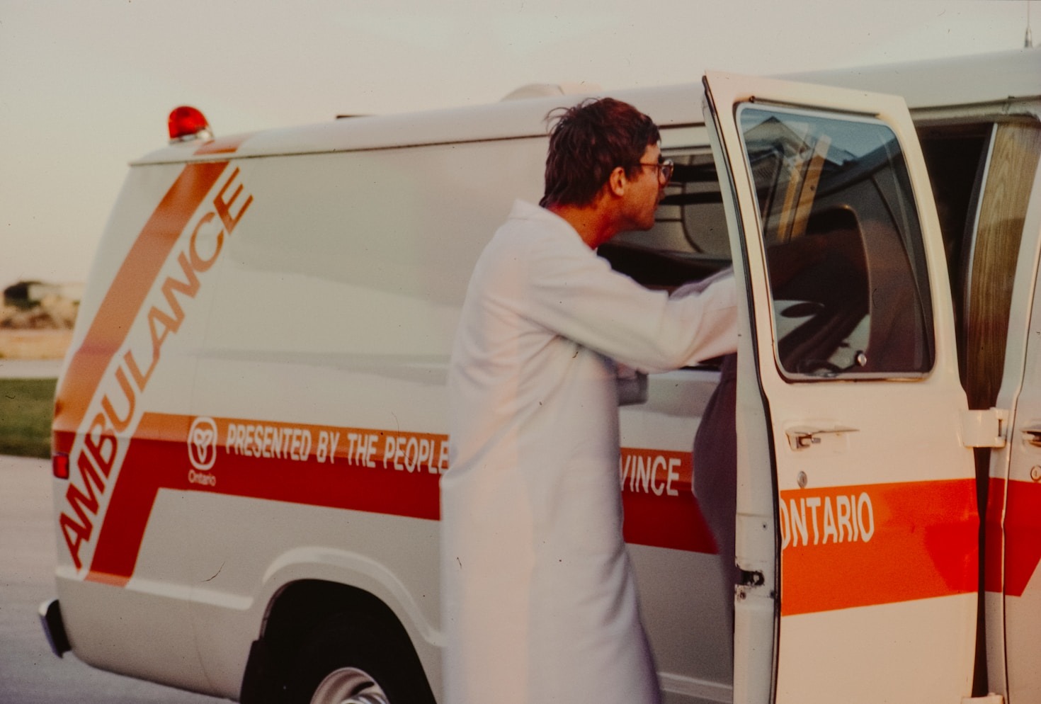 How To Choose A Reliable Medical Courier